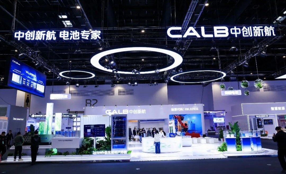 鼓包、漏液、续航不足中创新航177Ah电池遭集中投诉 律师解读:若存在批量性缺陷,超质保期企业仍需担责